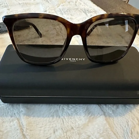 Givenchy Tortoise Shell Sunglasses - Picture 5 of 7